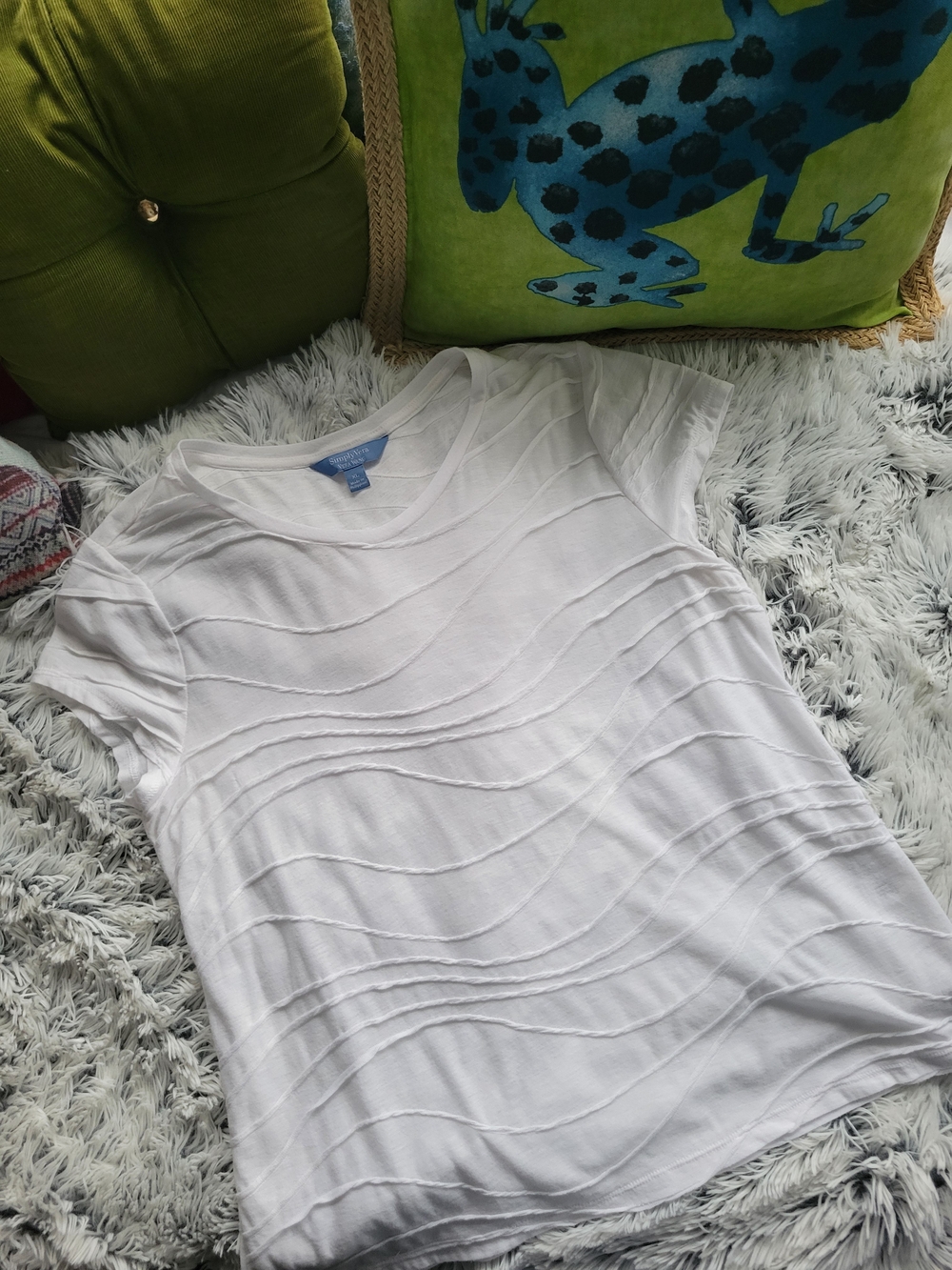 Simply Vera Vera Wang White Short-Sleeve Wave Texture Tee